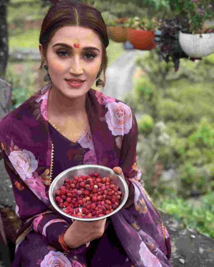 Actress & Producer Aarushi Nishank Lauds PM Modi’s Vision for Uttarakhand, Expresses Gratitude in Viral Video