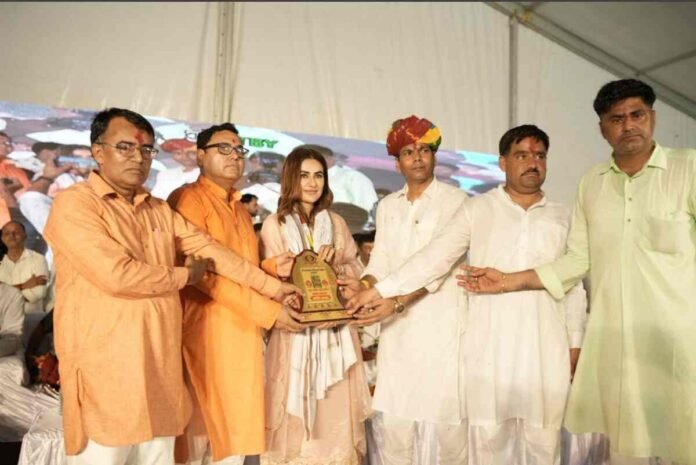 Actress Ruchi Gurjar Attends Shri Devnarayan Temple Fair, Raises Strong Voice Against Dowry and Child Marriage