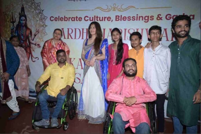 Sangeeta Bijlani & Taaha Shah Celebrate Navratri with Kamla Gowani Foundation Family Sangeeta Bijlani & Taaha Shah Celebrate Navratri with Kamla Gowani Foundation Family