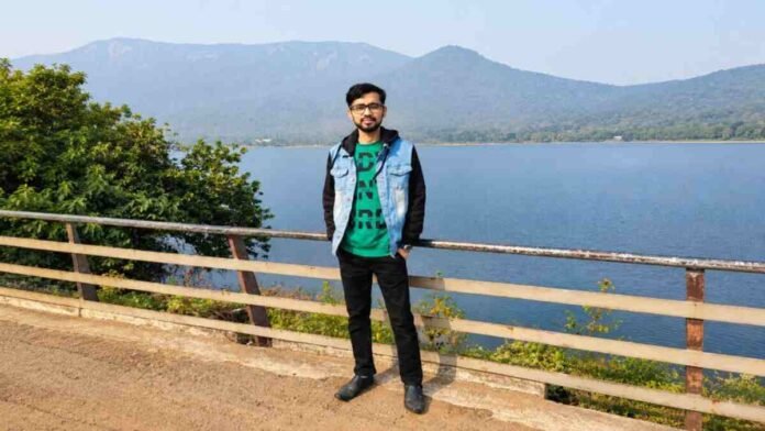 Ali Ashhar shares a heartfelt poem from his King’s College London Publication on Father’s Day